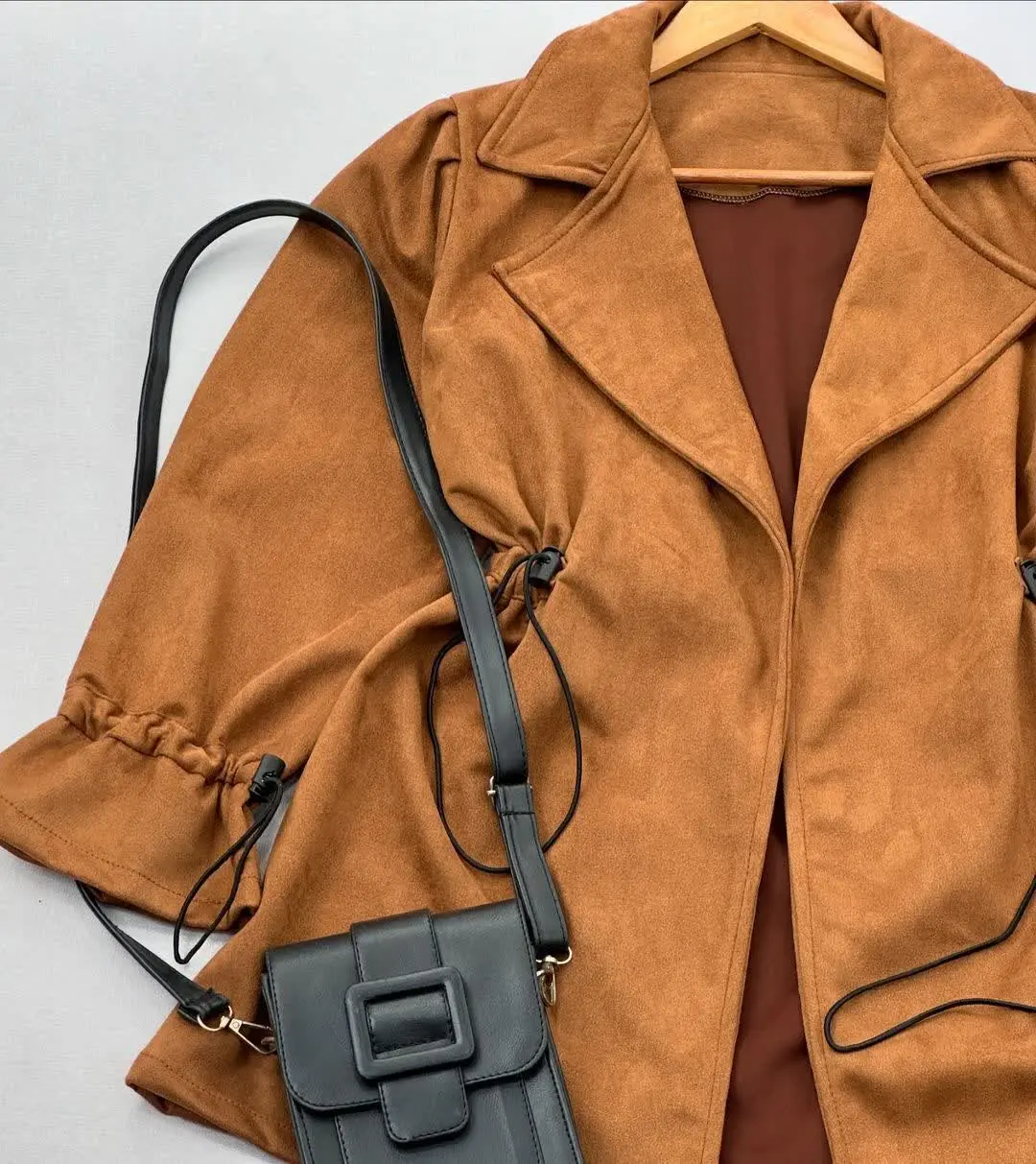 نام: مانتو گلاریس
