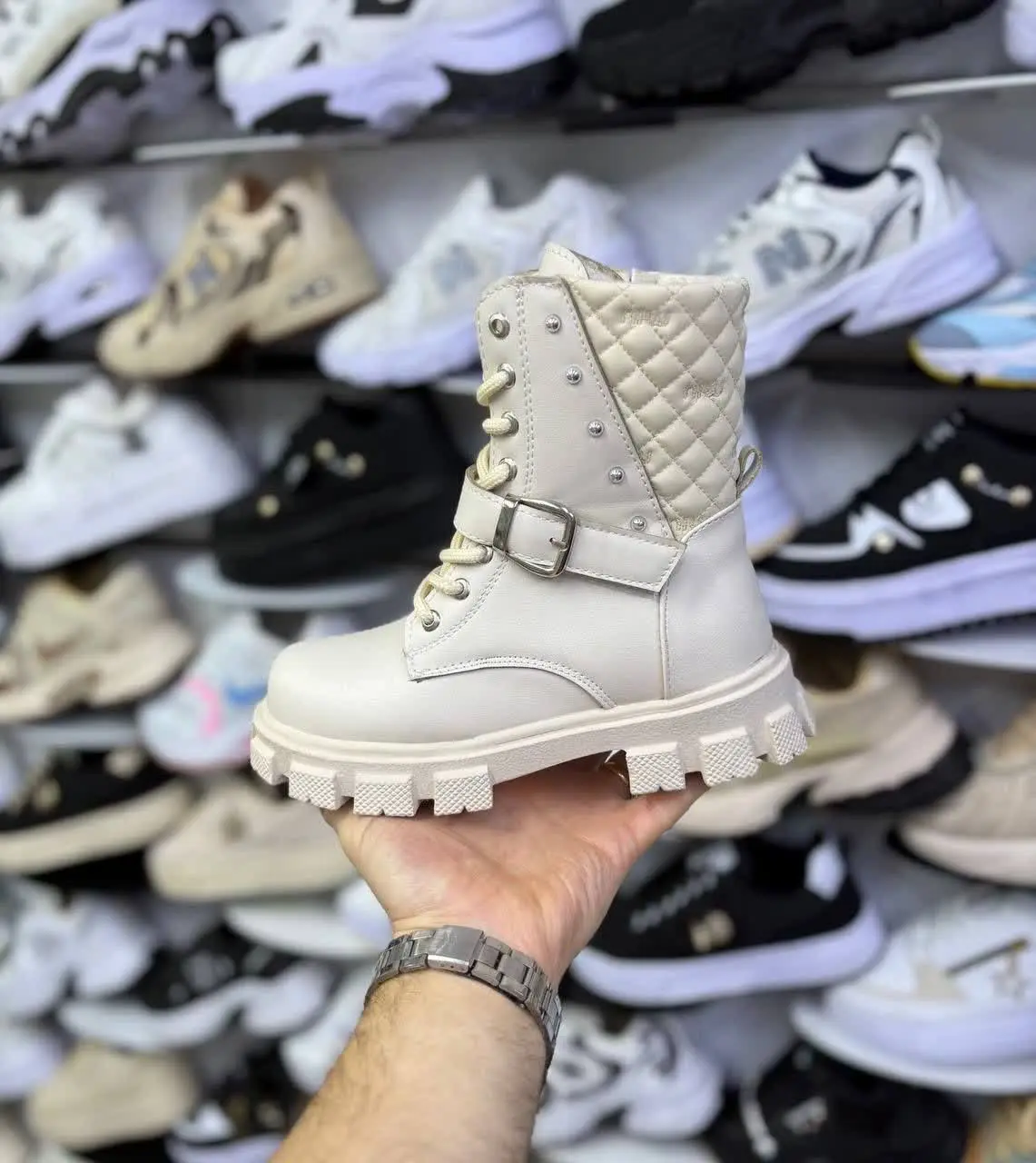 بیرون بالای ۱۵۰۰میفروشن❌❌