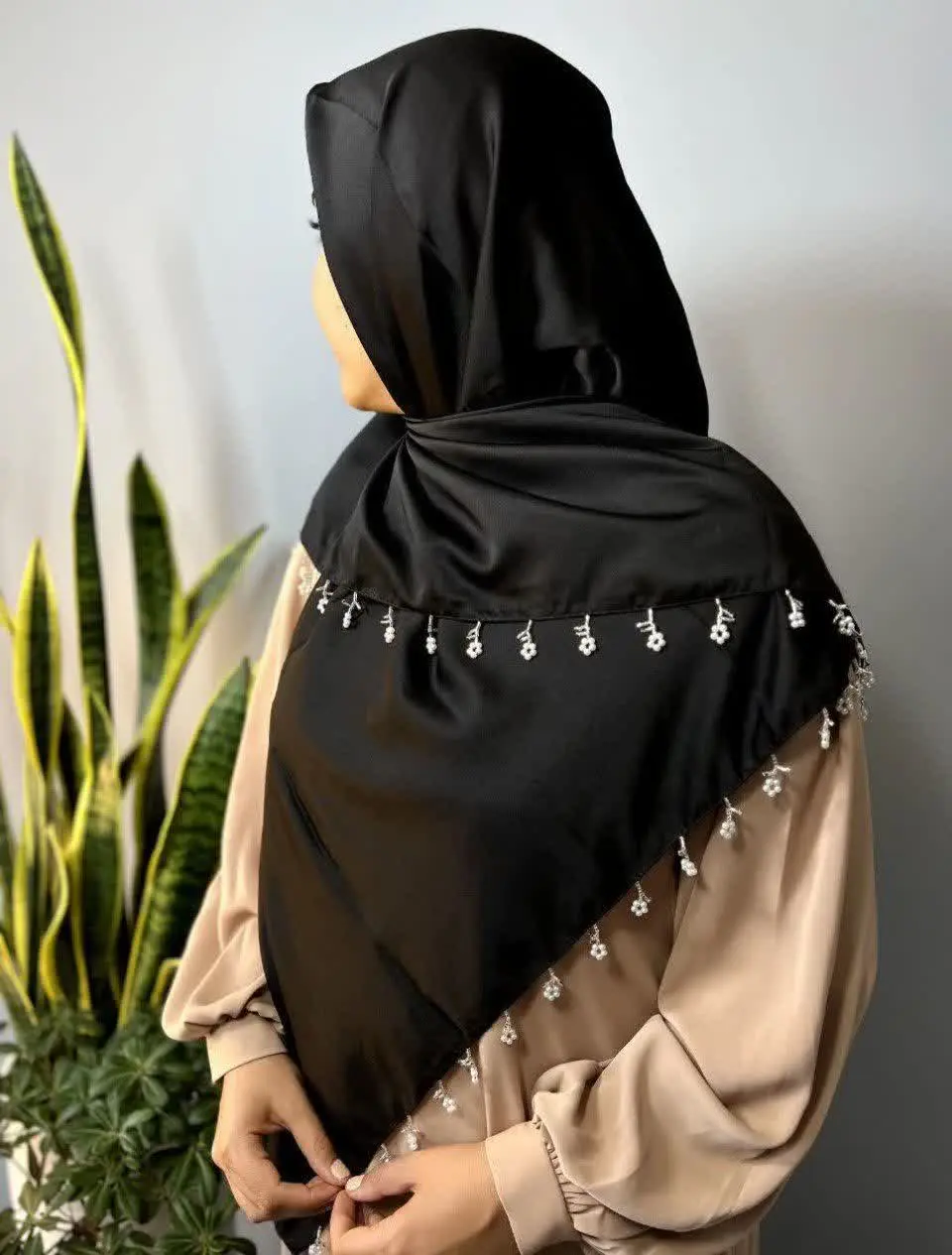 سادات خانم باکیفیت‌ترین روسریارو
