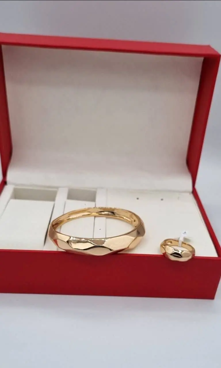 دستبند آیینه ای و چند وجهی...