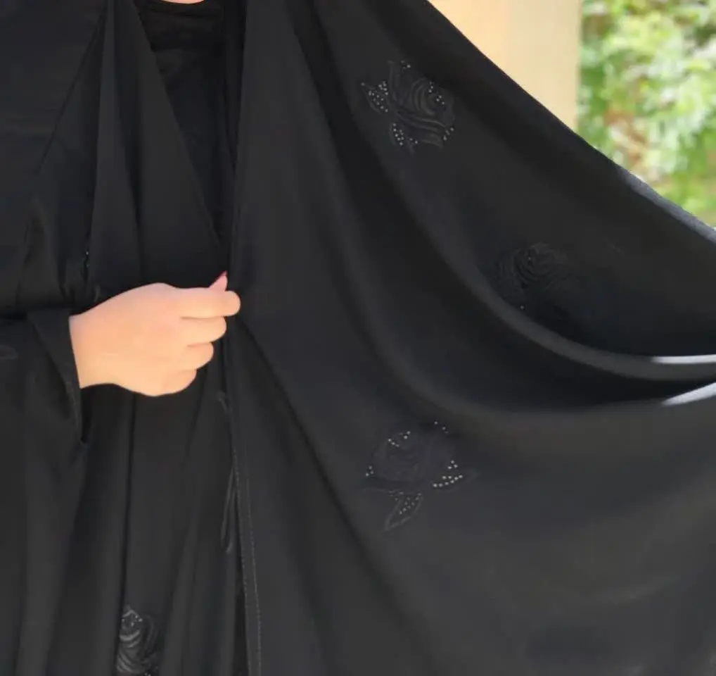 عبا گلدوزی (طرح غنچه) 
