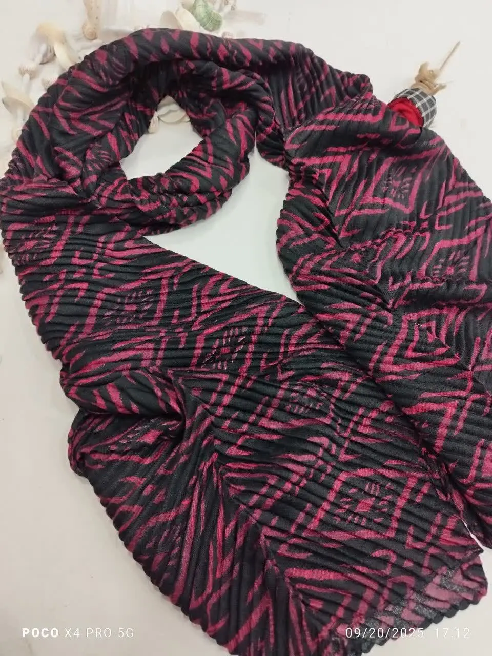 شال پلیسه نخی پاییزه