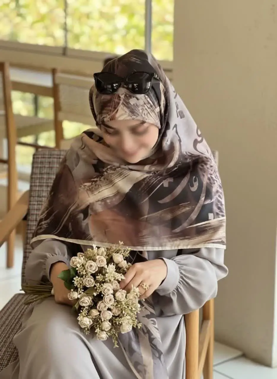 با خیلی از رنگ ها ست میشه و...