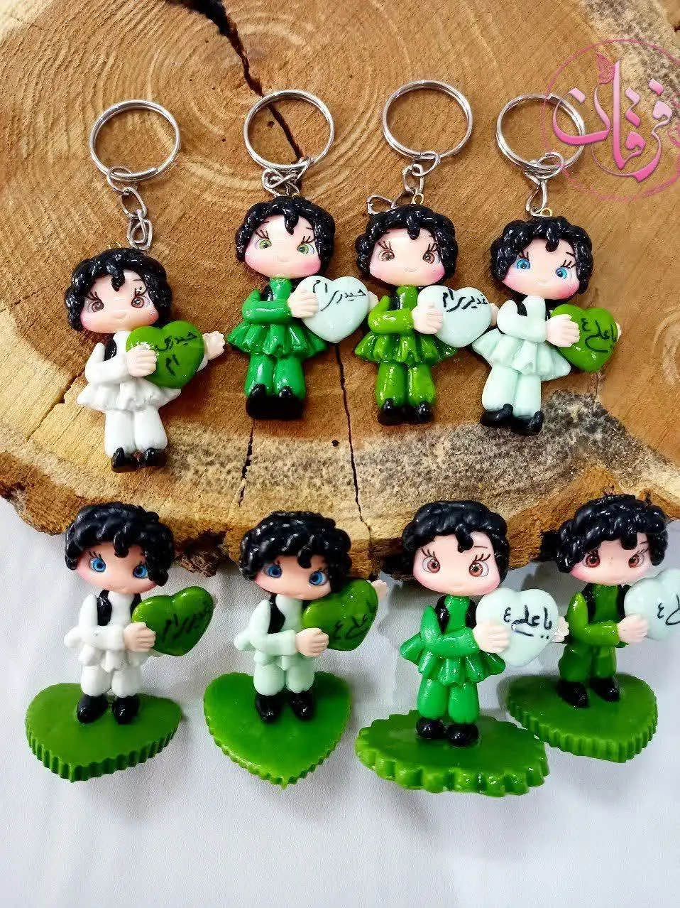 پسر با لباس سنتی
