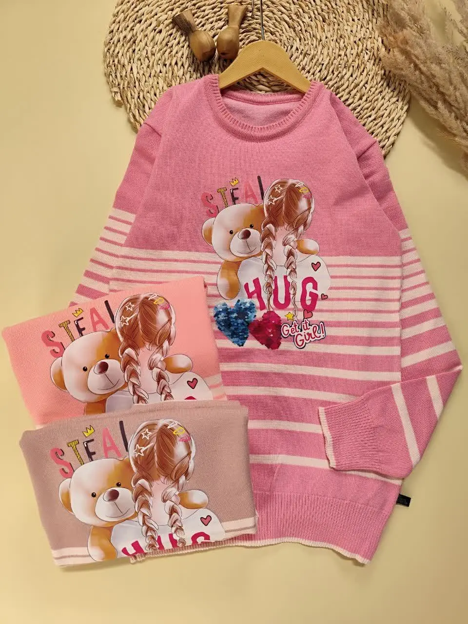 بافت دختر و تدی Hug 
