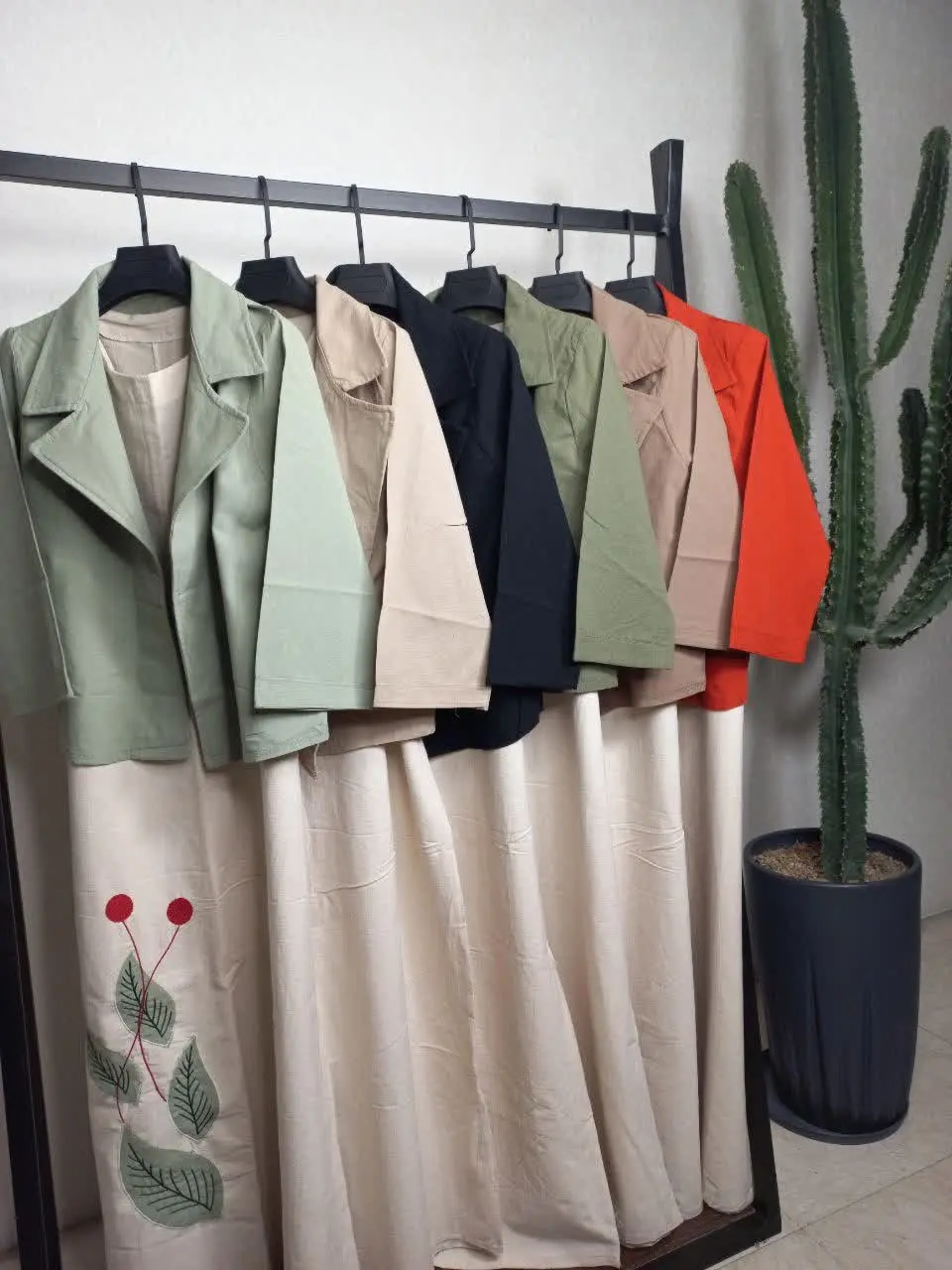 ❤️نام: کت و سارافن طوطیا
