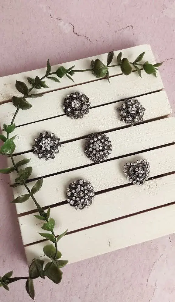 ⚜گیره مگنتی روسری طرح سنتی⚜
