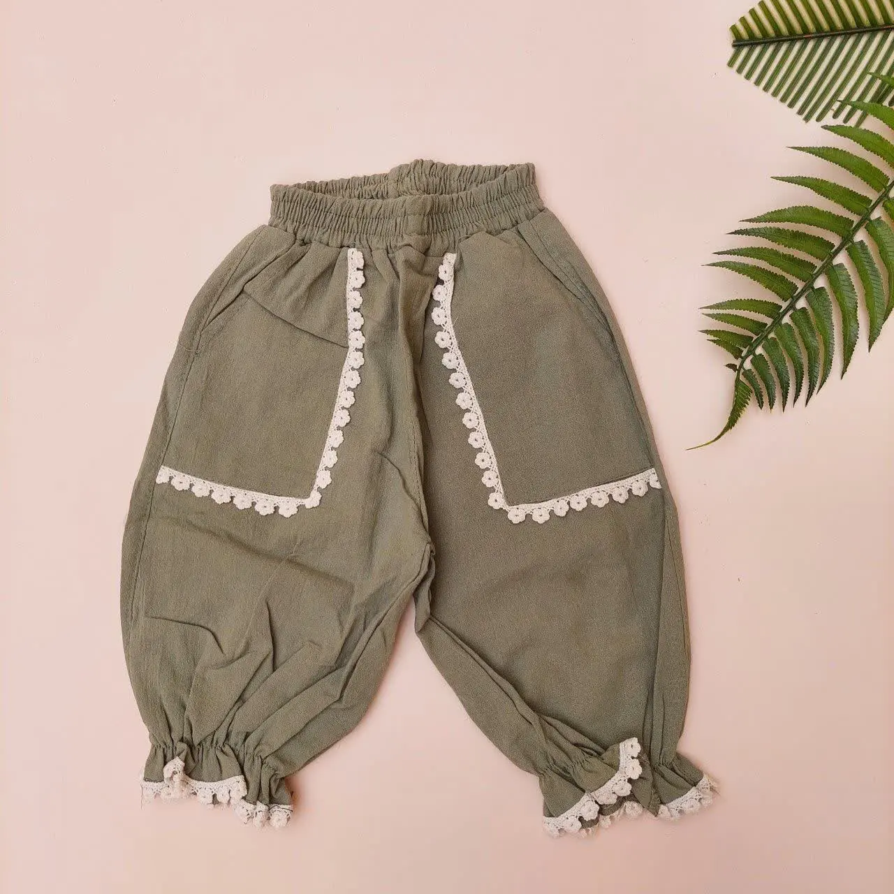 قشنگتر از این شلوارک کتان نواردوزی شده دیدی؟ 
