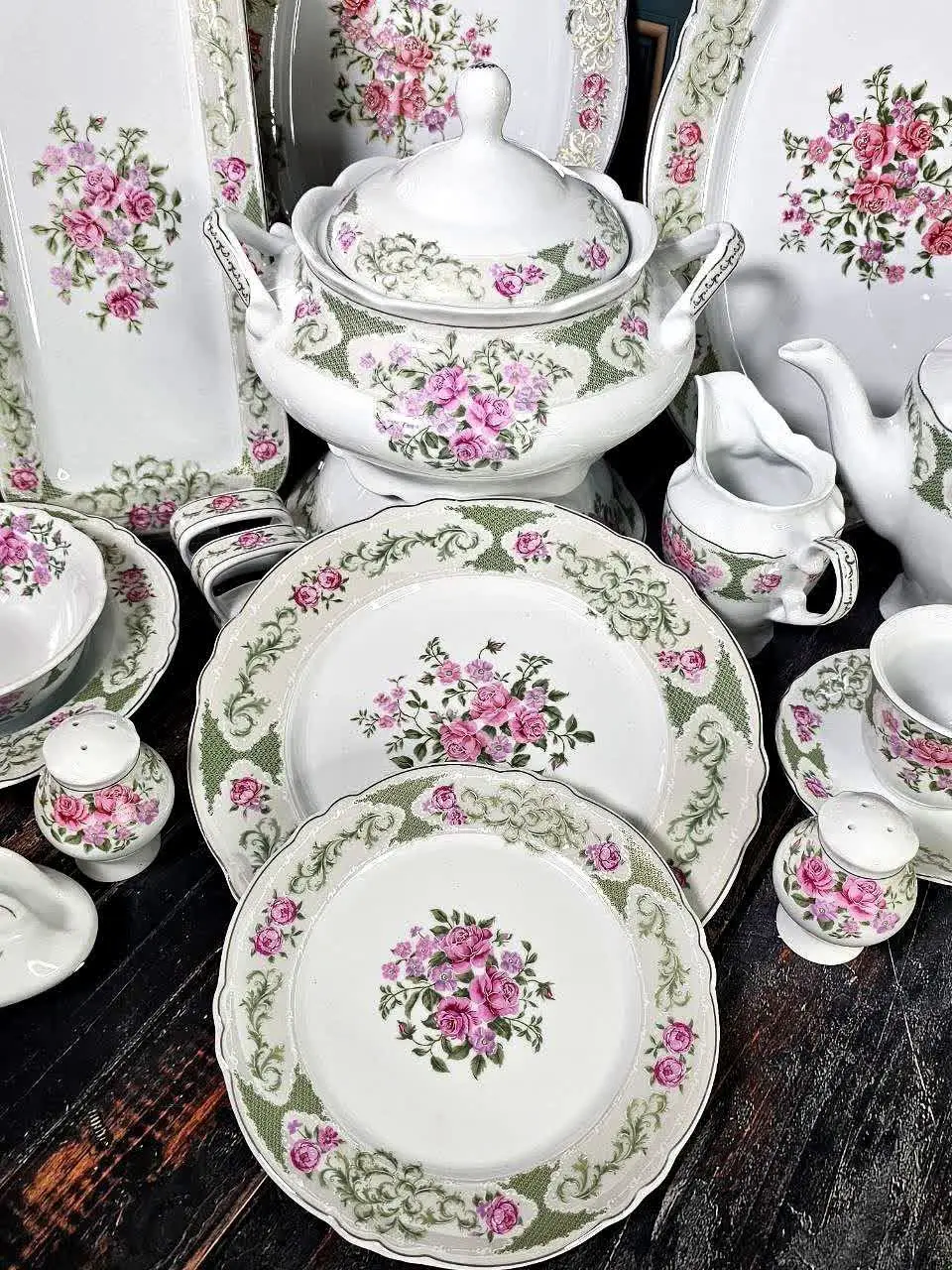 سرویس ۱۰۲ و ۳۰ پارچه چینی پردیس 
