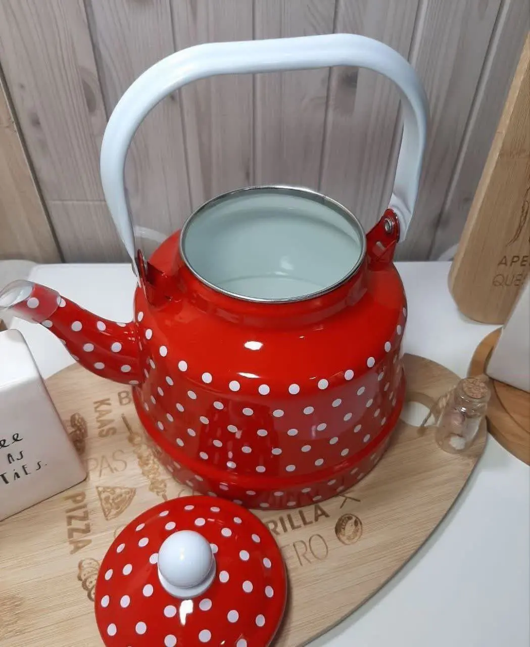 کتری لعابی قرمز خال خالی 
