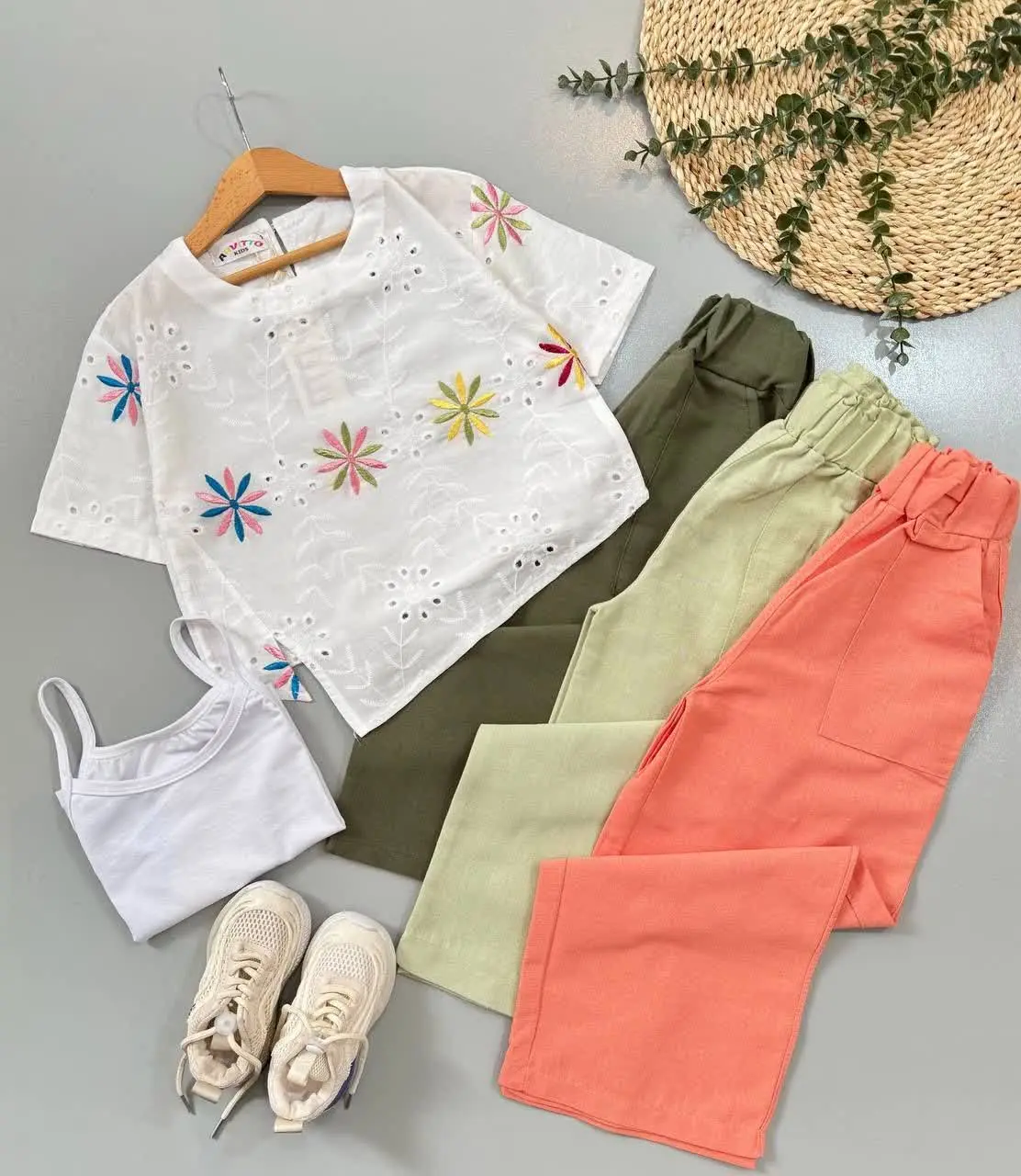 خوب میشه گفت نسخه‌ی تکامل یافته‌ی کراپ شلوار هارو داریم 
