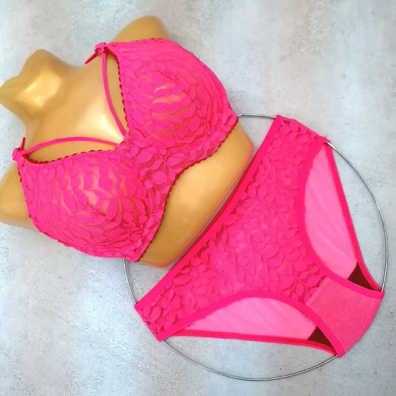 هنوزم حضوری لباس زیر میخری؟