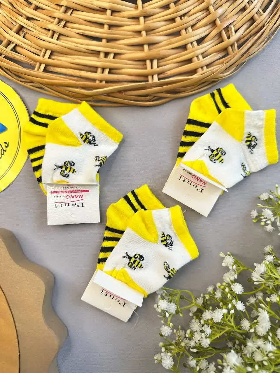 جوراب طرح زنبور نوزادی و کو...