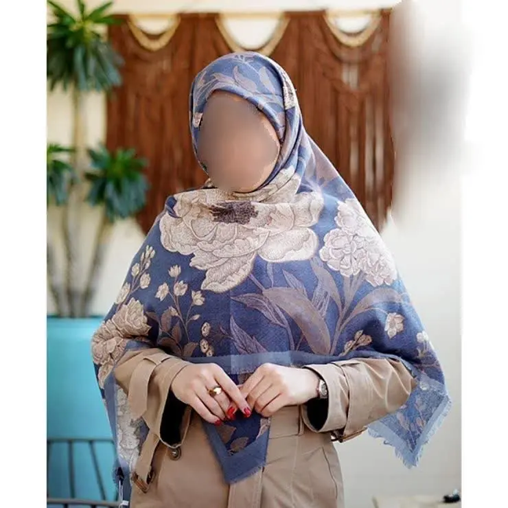 روسری نخ مارک سیا اسکارف برای چندمین بار داخل سایت شارژ شده 
