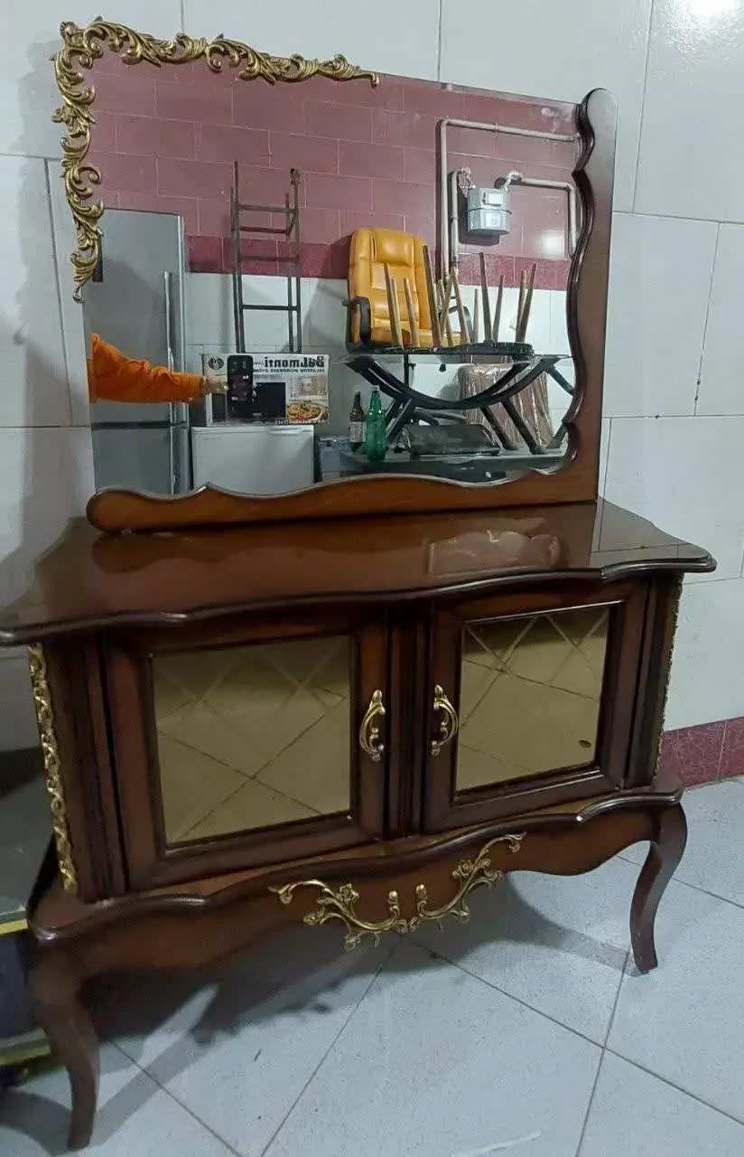 اینه کنسول در حد نو