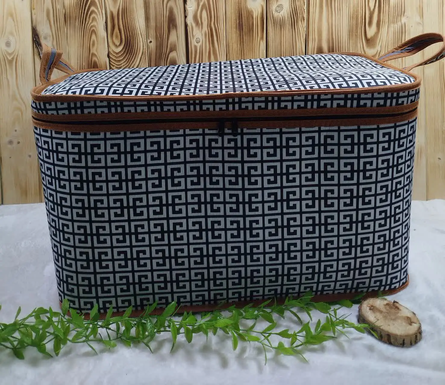 ✅ سایز بزرگ باکس لباس یا باربند وغیره
