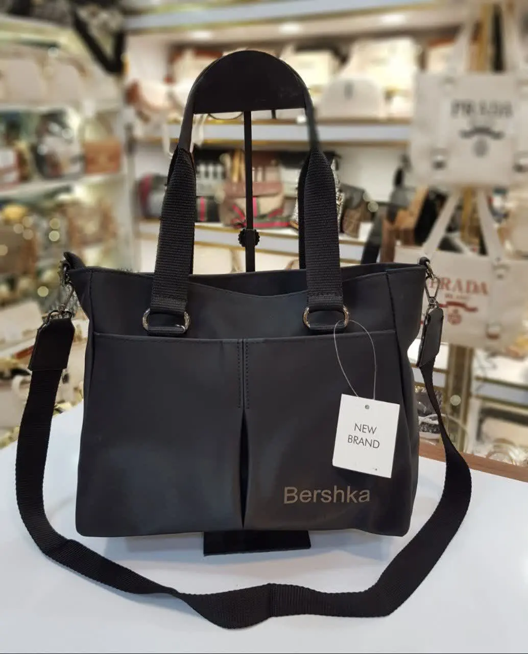 کیف دوشی تک رنگ مشکی😍
