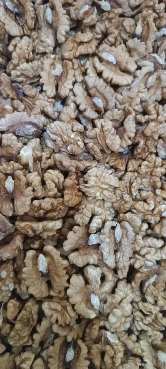 مغز گردو درجه یک سفید 
