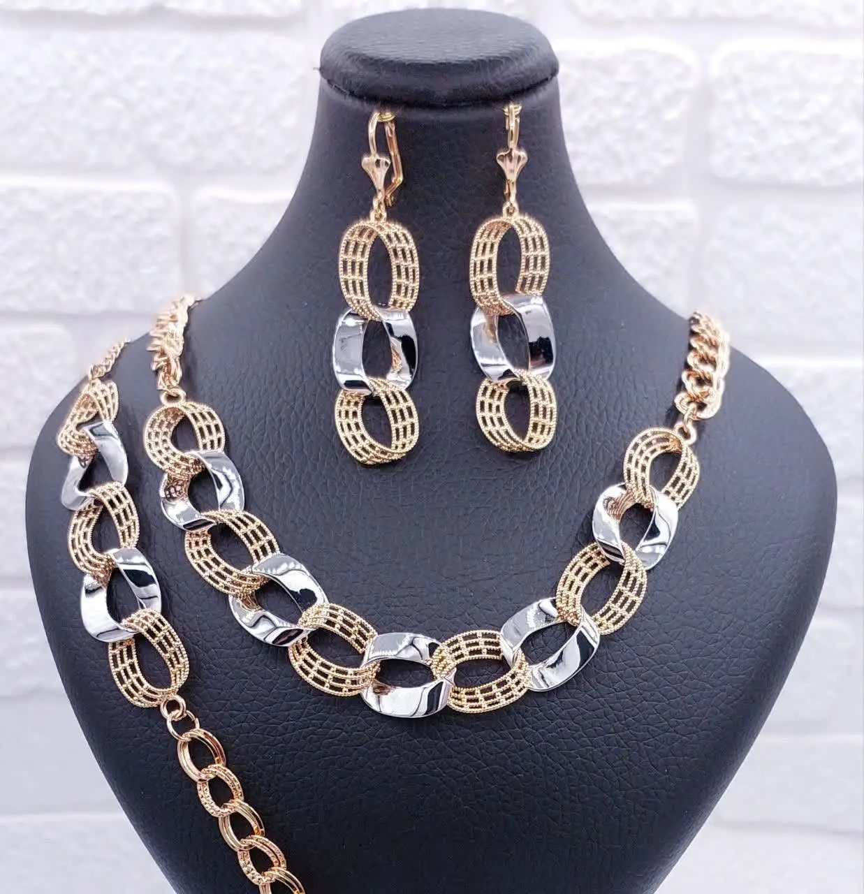 # سرویس ریتون طرح کارتیر درشت 
