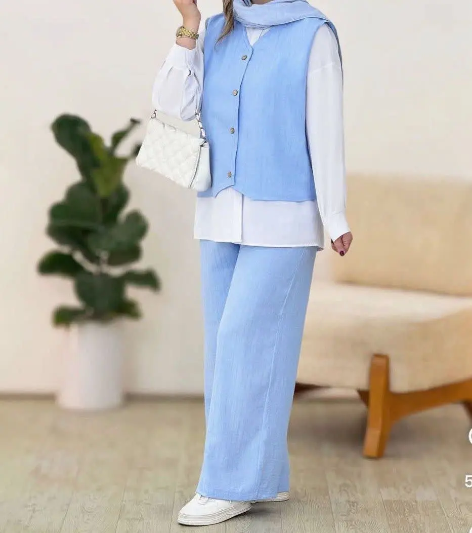 با خرید این مدل، از خرید لباسای متفرقه بی نیاز میشی، چون شومیزش که کاربردی‌ترین آیتم استایلته، ست کاملش برای مهمونی‌های عید یه انتخاب هوشمندانه ست😍🌿
