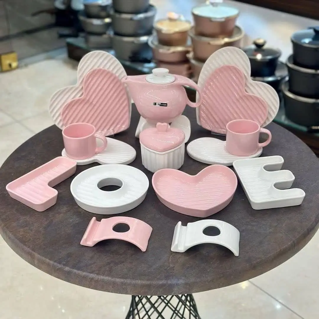 صبحانه خوری پر طرفدار طرح love 
