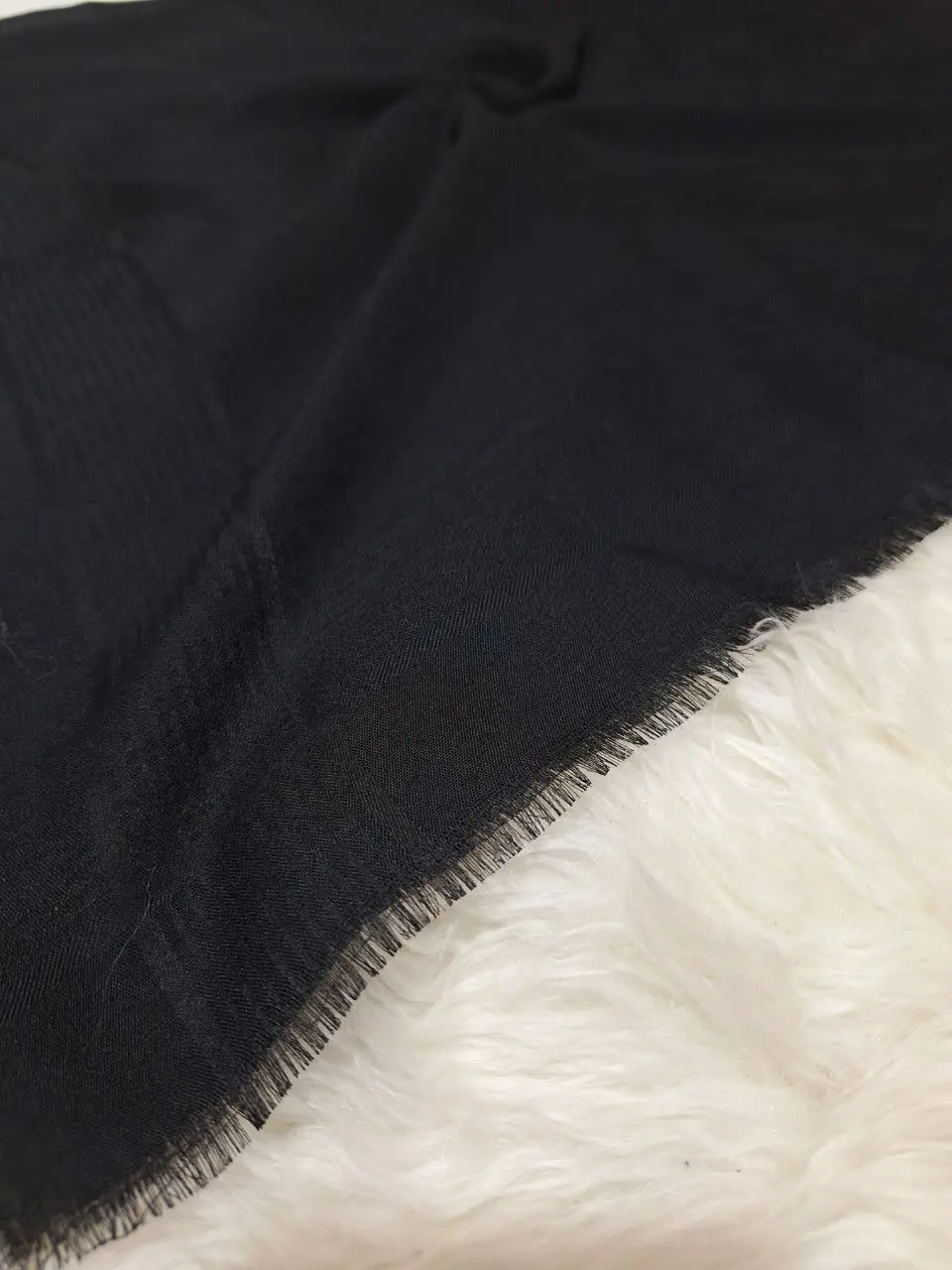 ✨ #عنوان: روسری نخی ریشه پرزی میله‌ای
