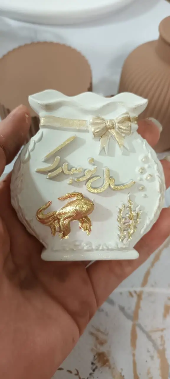 در پاسخ بدگویان و بدبینان پیوسته به خودت بگو: آن‌ قدر خواهم درخشید که نتوانی مرا نبینی! 🌱🌱🌱
