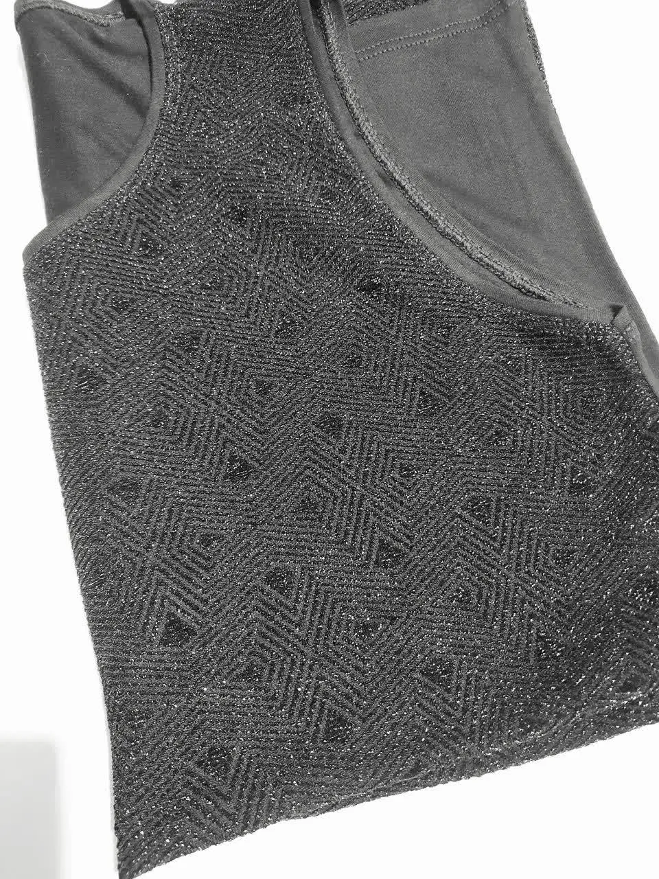 تاپ لمه ۱ عدد سایز ۴۰ تا ۴۶ موجود هست
