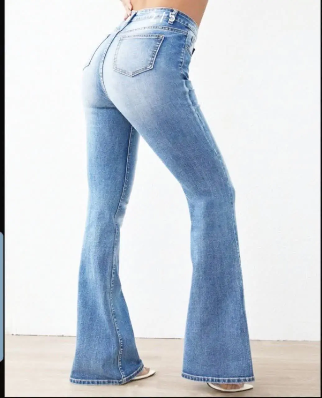 شلوار جین دمپا گشاد آبی روشن
