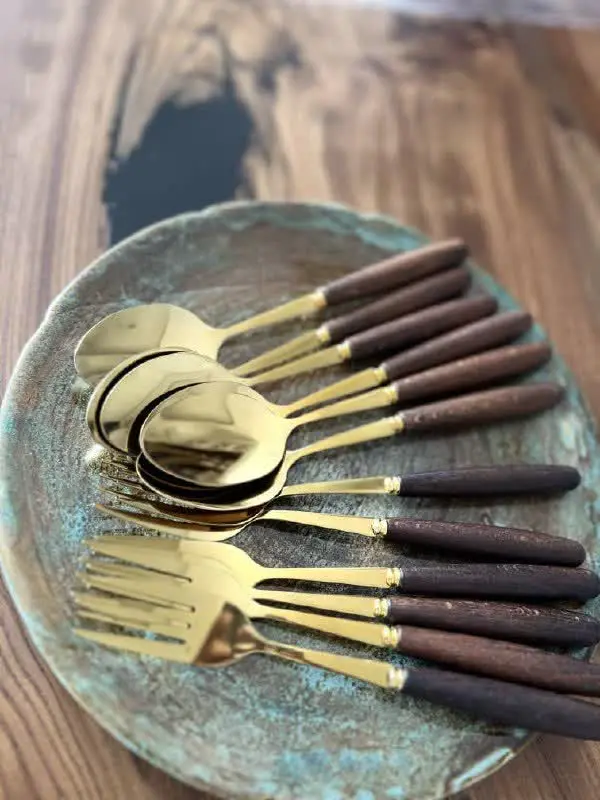 قاشق چنگال و کارد و چنگال د...