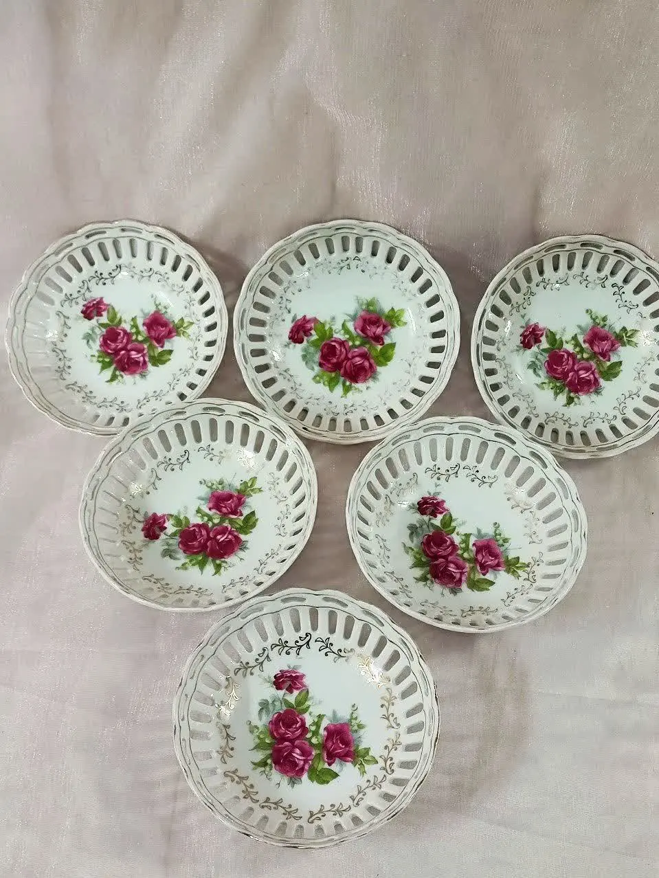 یک دست کاسه دورتوری 
