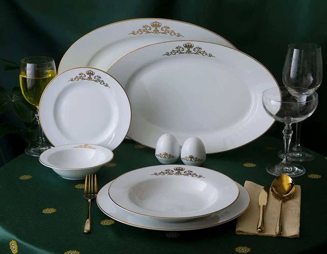 🍽سرویس ۲۸ پارچه چینی زرین😍👆
