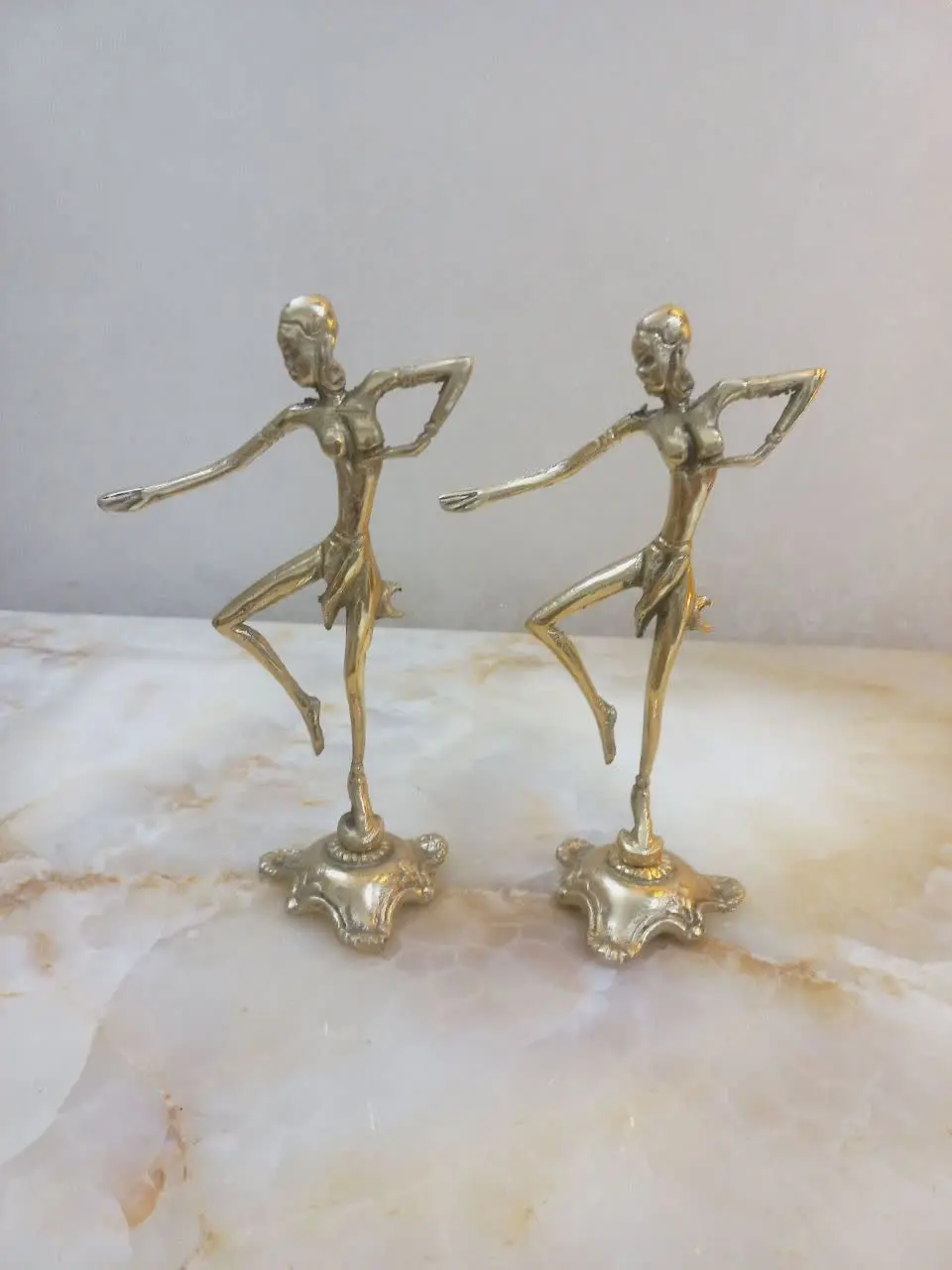 مجسمه‌های برنجی
