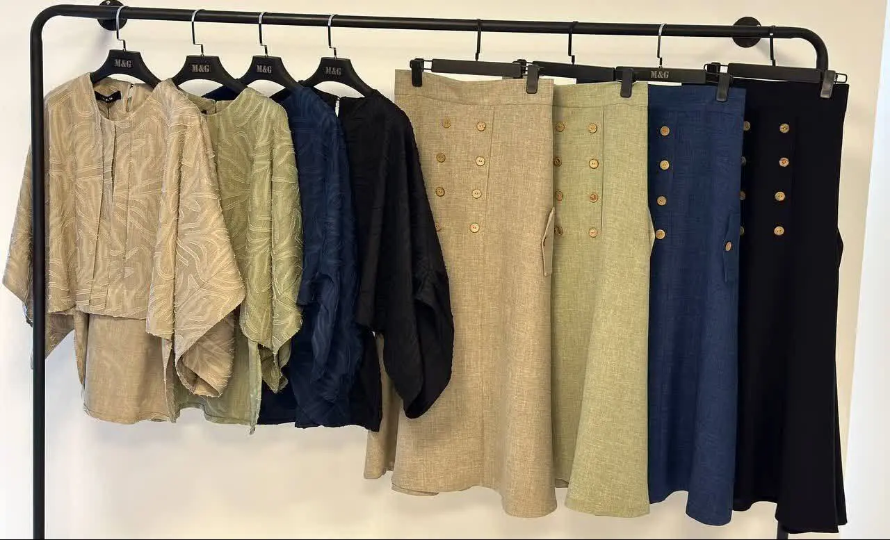 🌸مانتو دامن سوفیا دکمه چوبی
