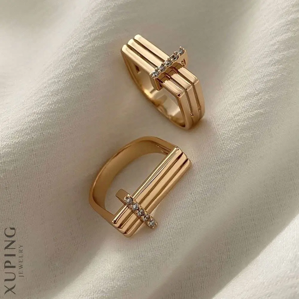 ⚜️ انگشتر نگین دار طرح طلا...