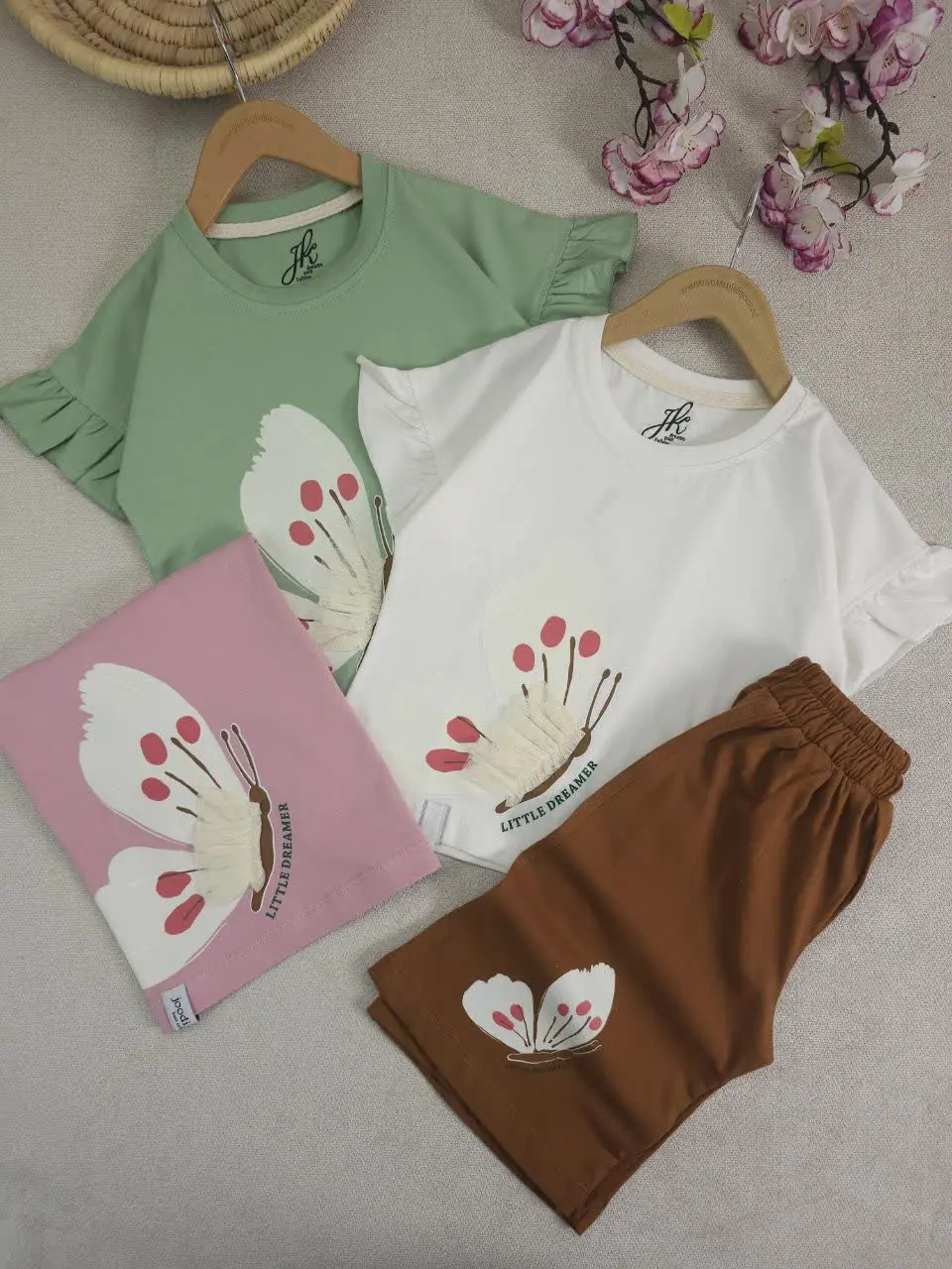 تیشرت شلوارک پروانه سفید
