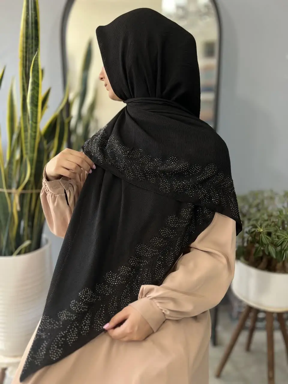 روسری درختی نگین‌ برگی
