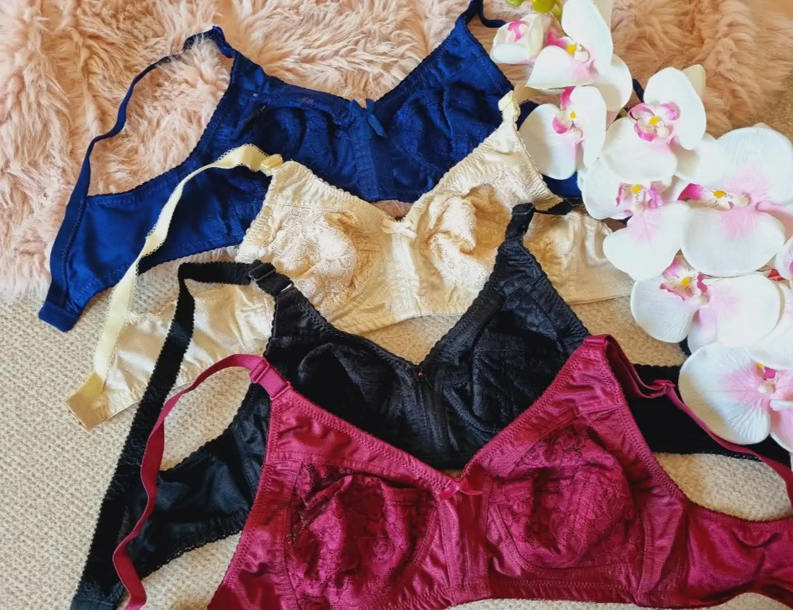 سوتین ترک آوردم با کیفیت تر...