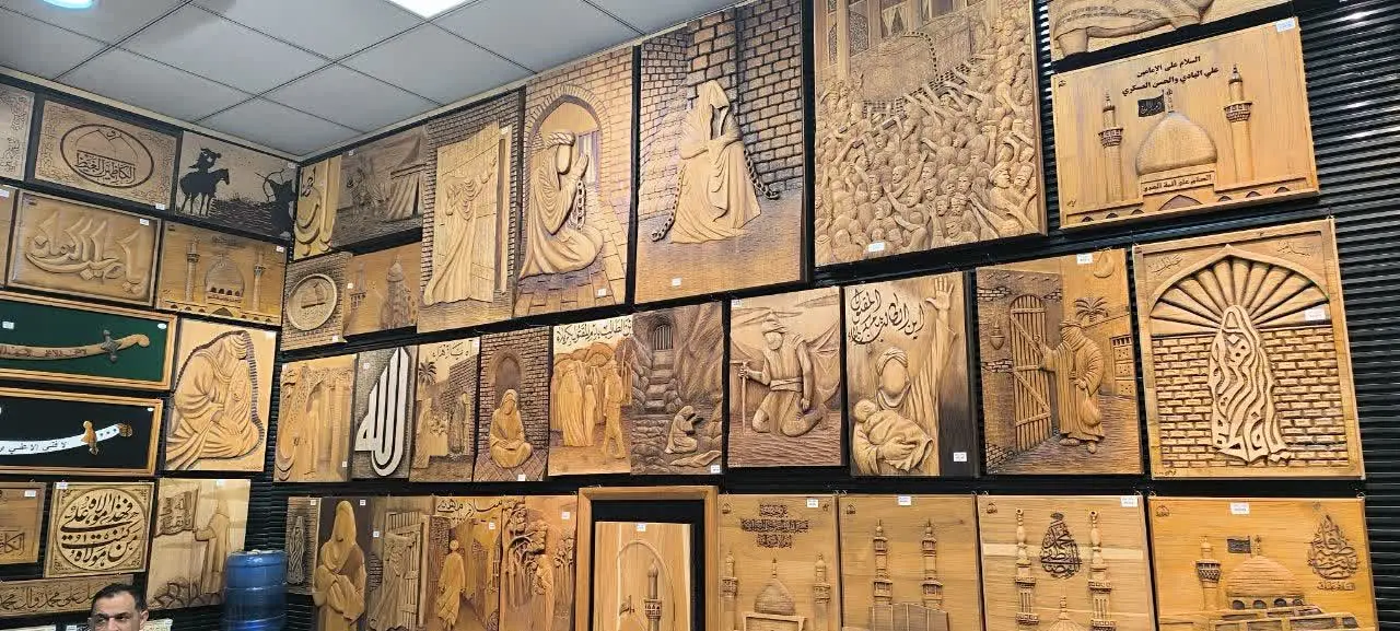 تابلو‌های منبت بشدت زیبا و البته گرون😊
