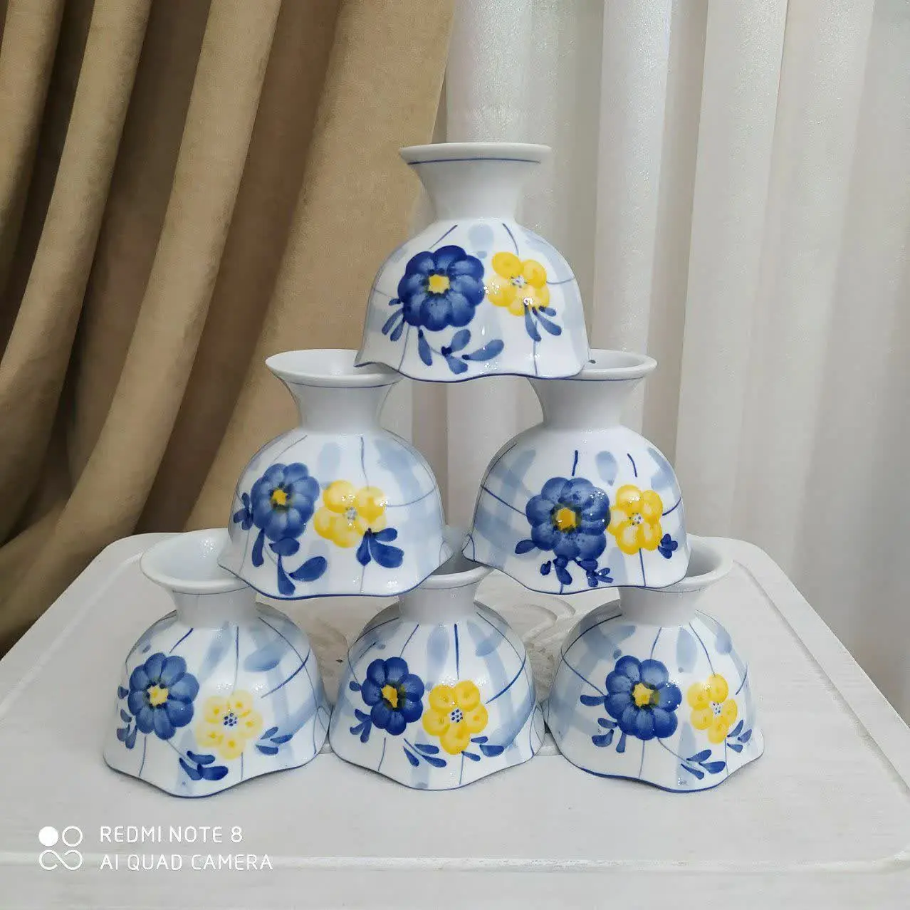 بستنی خوری گل آبی 💙💛 
