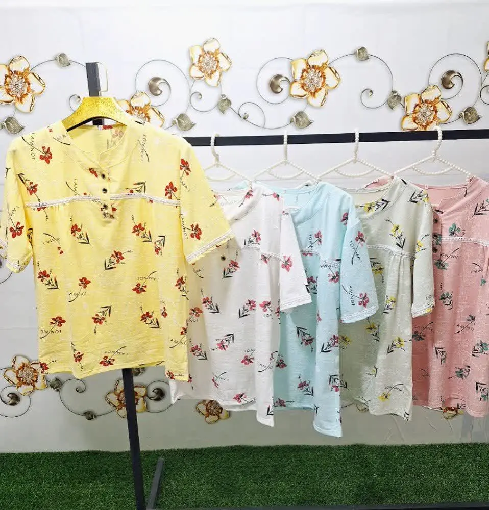 نام: تیشرت یقه سه دکمه پنل دوزی طرحدار
