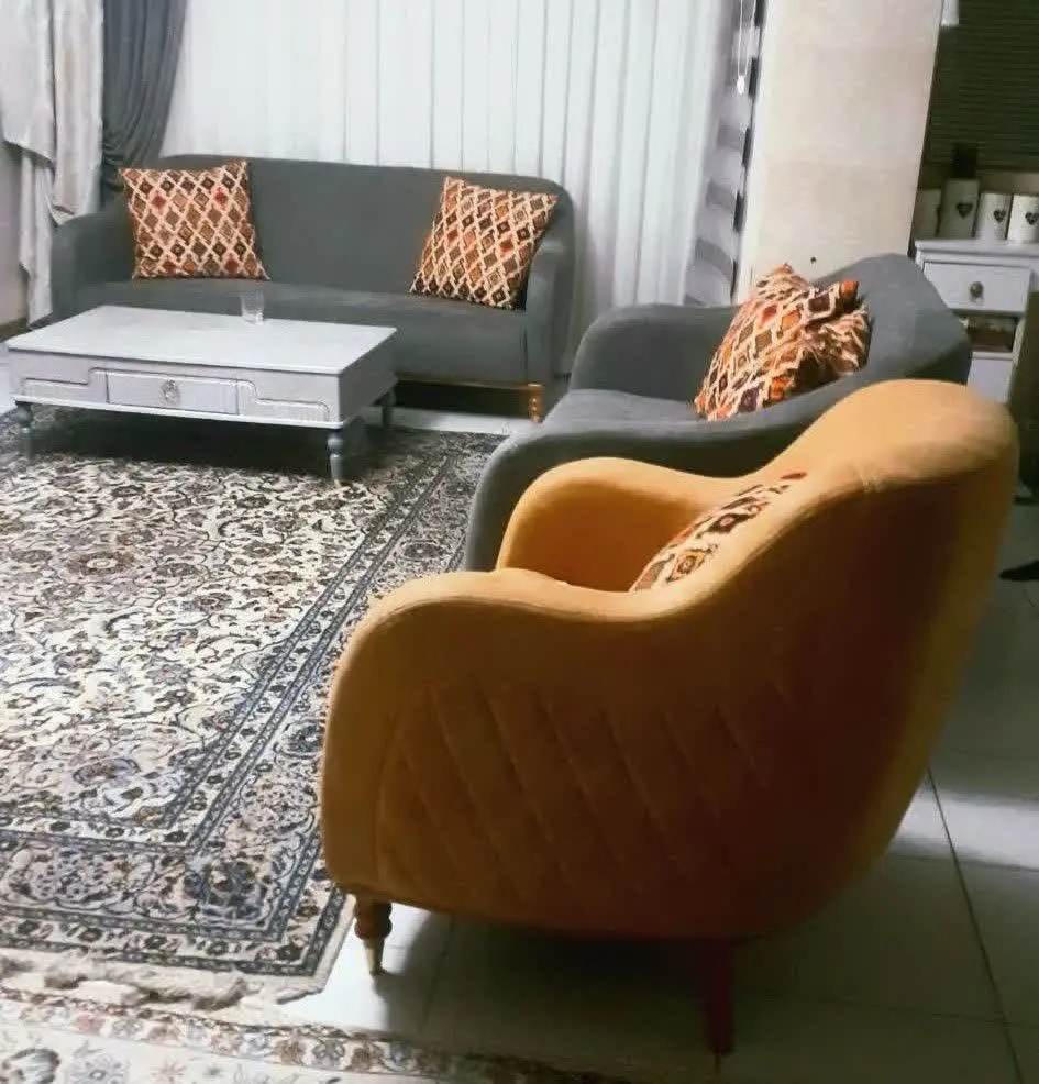 مبل راحتی ۷ نفره فوق العاده زیبا خاص نو سالم بدون هیچ ایرادی فقط و فقط به خاطر جا به جایی میفروشم
