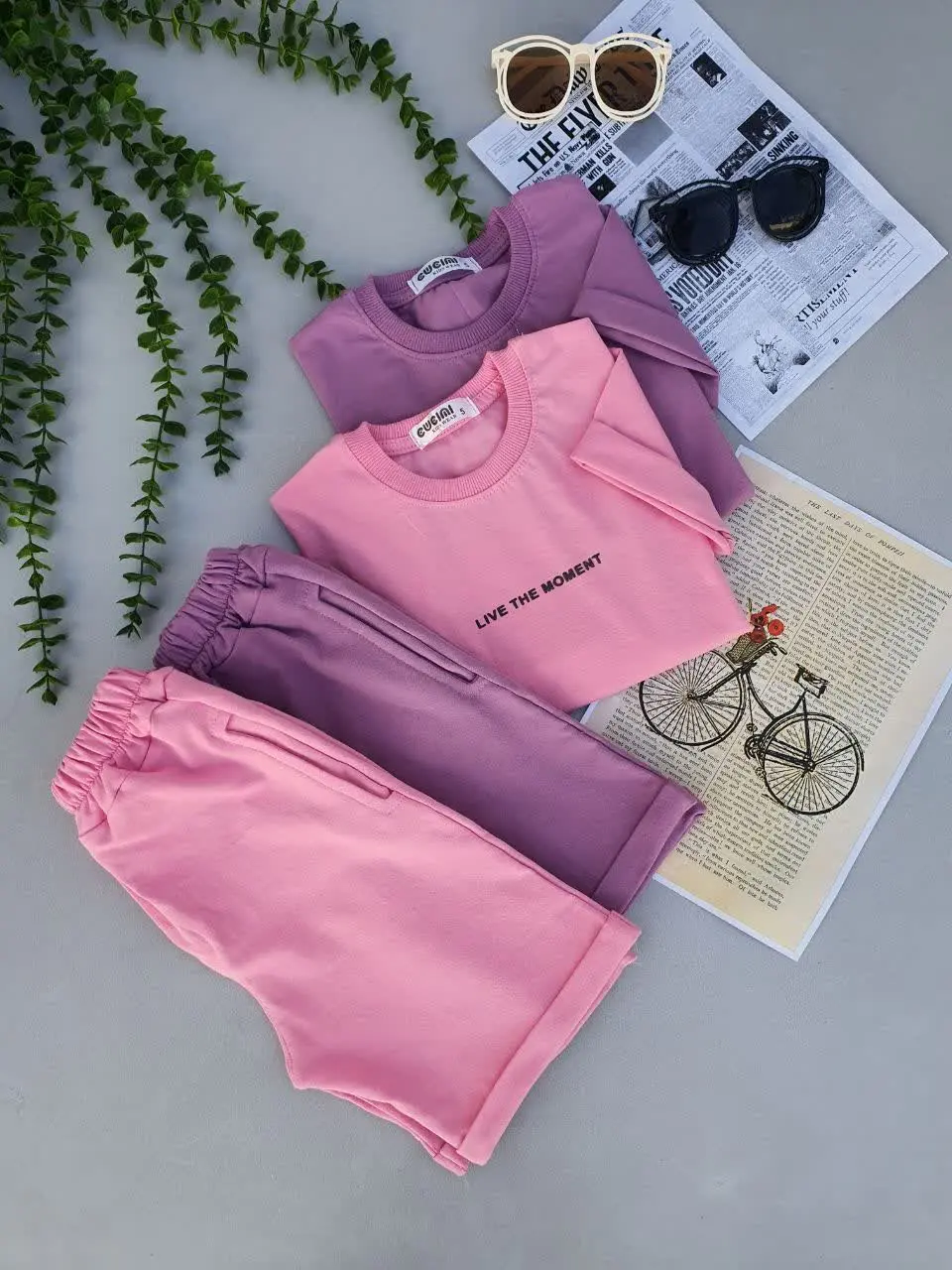 تیشرت و شلوارک live the moment
