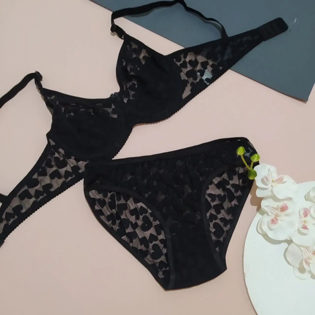 ست تمام دانتل اعلا😍😍
