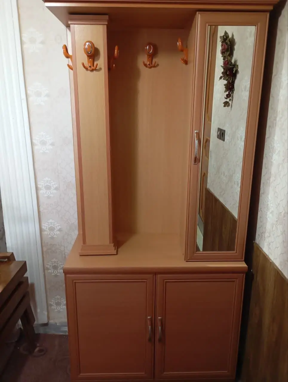 چوب لباسی در حد نو. بسیار ت...