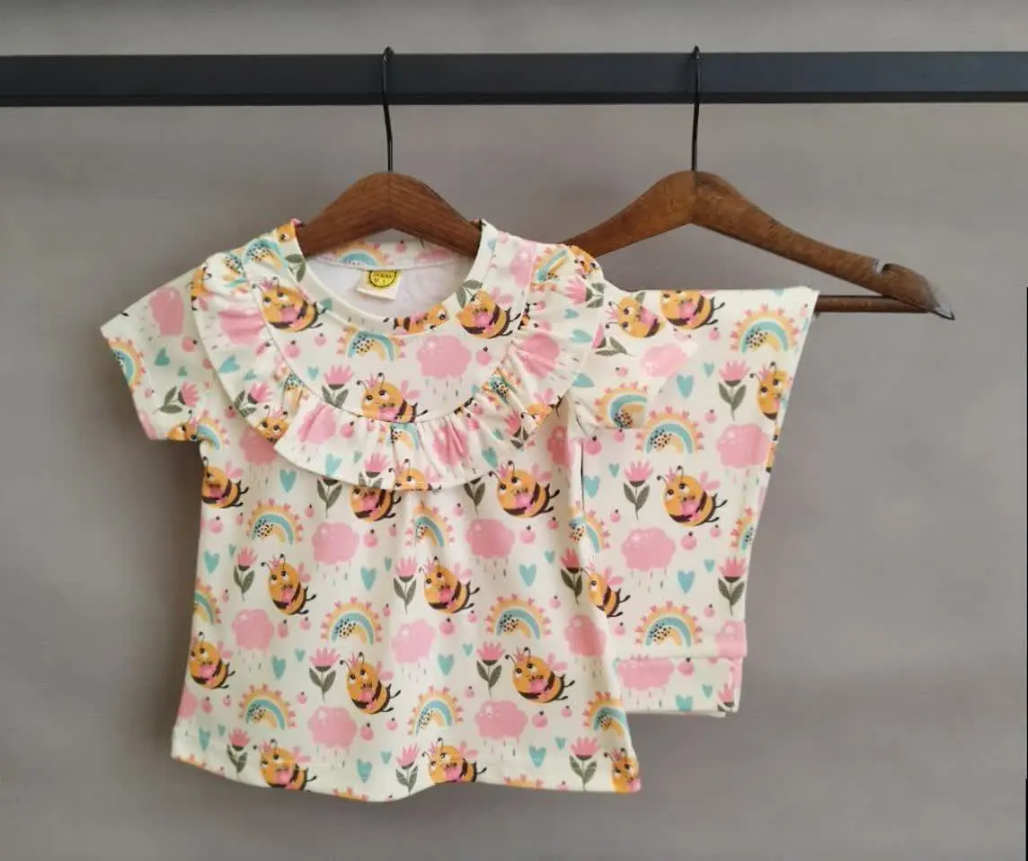 نام: راحتی چین دار زنبور
