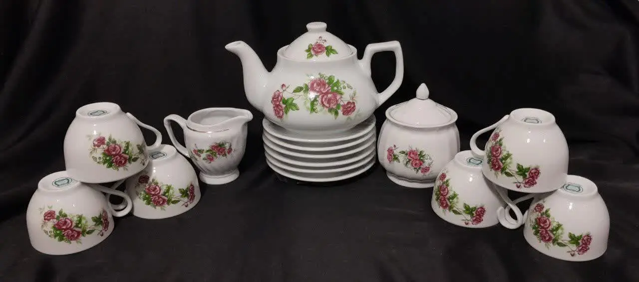 سرویس چایخوری ۱۷ پارچه گلسرخی
