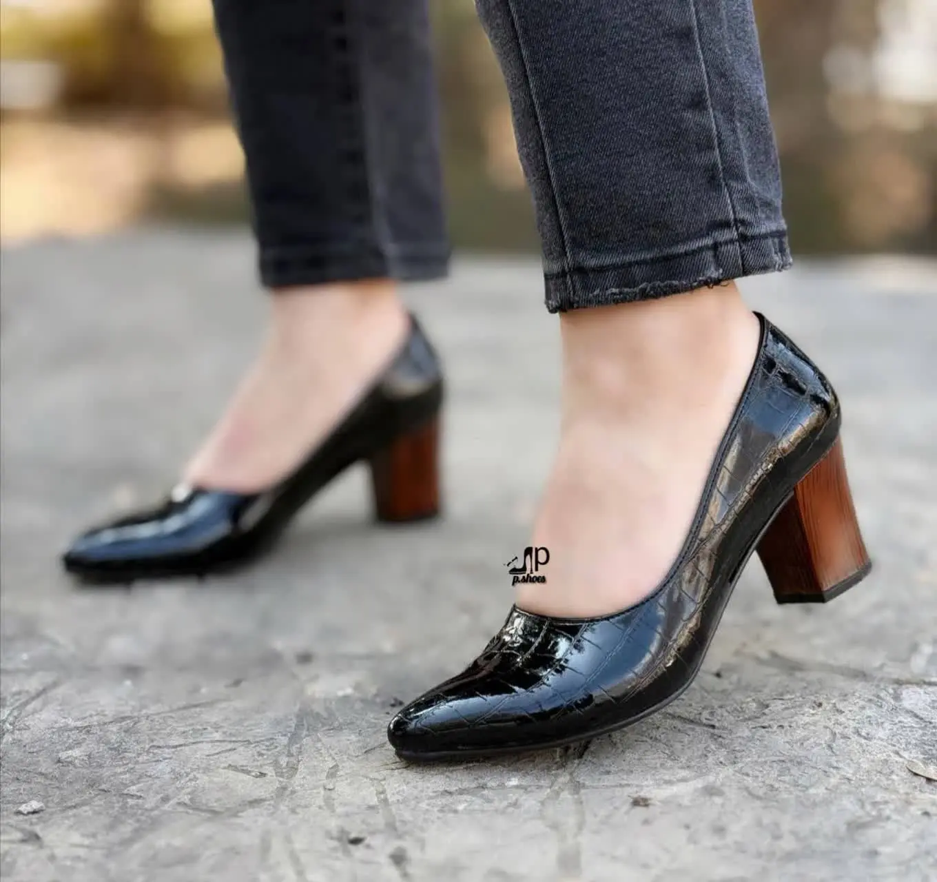 پاشنه دلتا چوبی