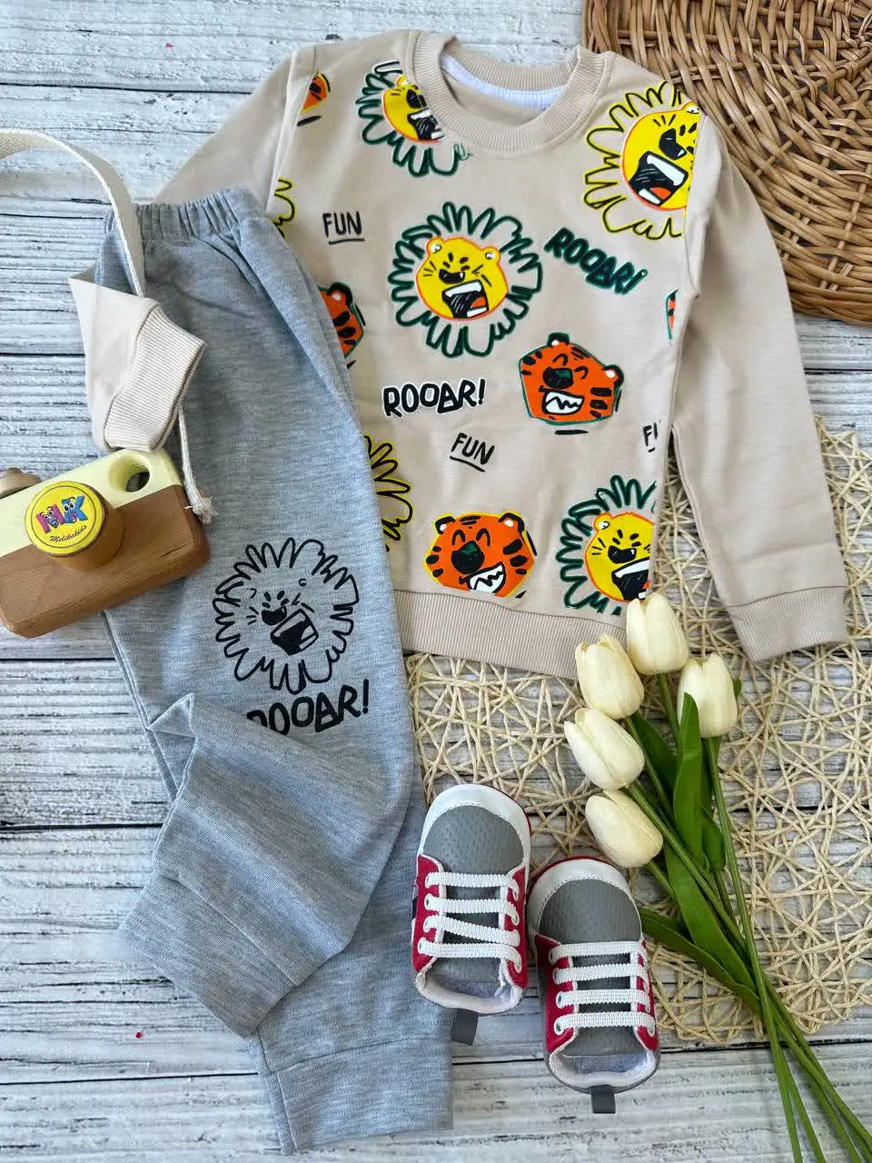 بلوز شلوار طرح جیغ کرمی نوز...