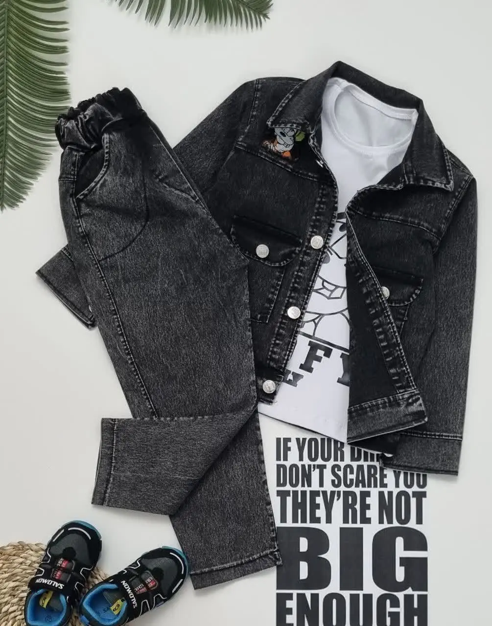 سه تیکه لی گوفی
